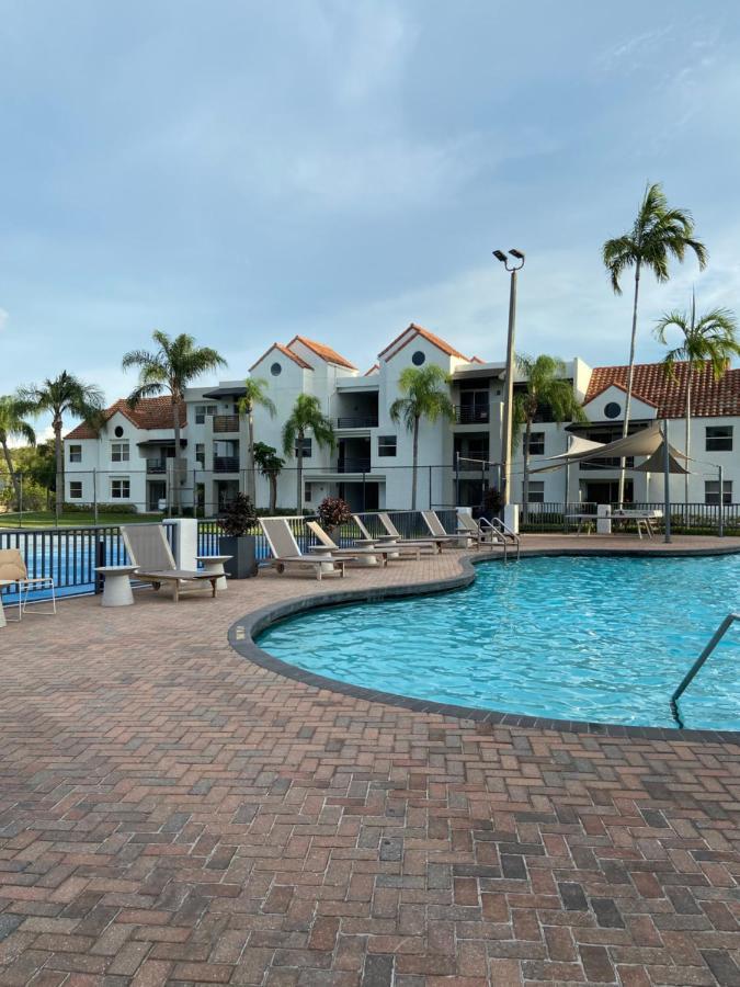 Dharma Home Suites Dania Beach At Sheridan Ocean Club Exterior photo